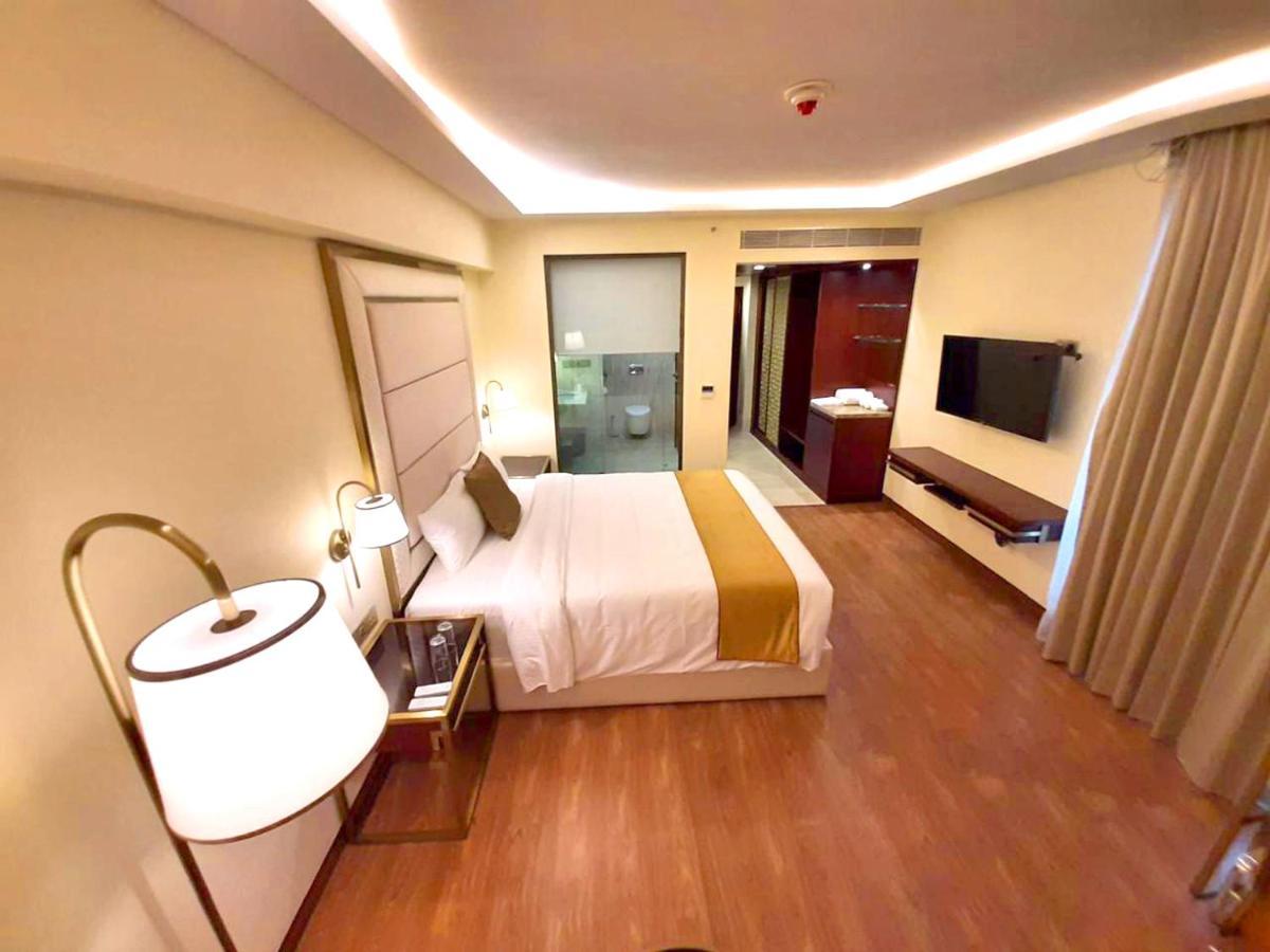 Kay-Em Spectra Hotel Chennai Dış mekan fotoğraf